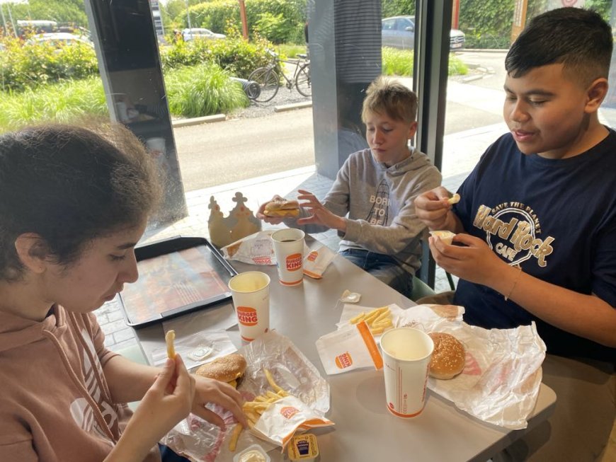 Cinéma, Burger King et visite de la ville